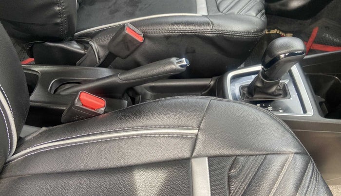 2022 Maruti Swift ZXI PLUS AMT DUAL TONE, Petrol, Automatic, 11,221 km, Gear Lever