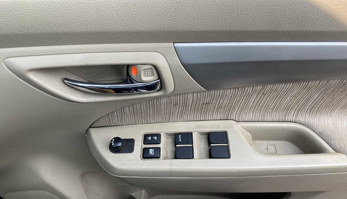 2012 Maruti Ertiga ZXI, Petrol, Manual, 80,879 km, Driver Side Door Panels Control