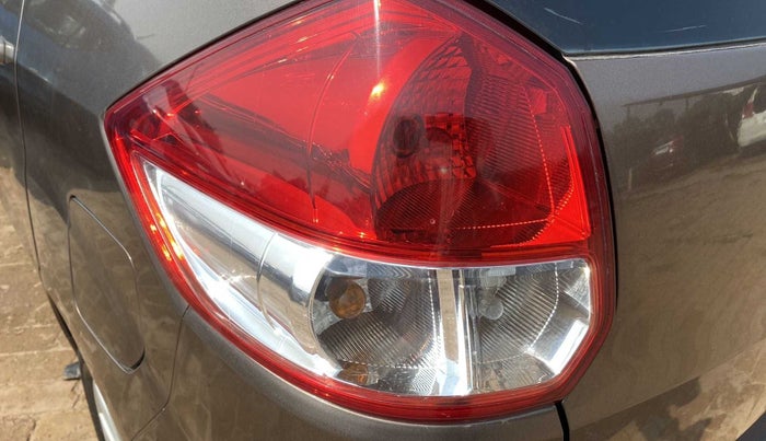 2012 Maruti Ertiga ZXI, Petrol, Manual, 80,879 km, Left tail light - Minor scratches