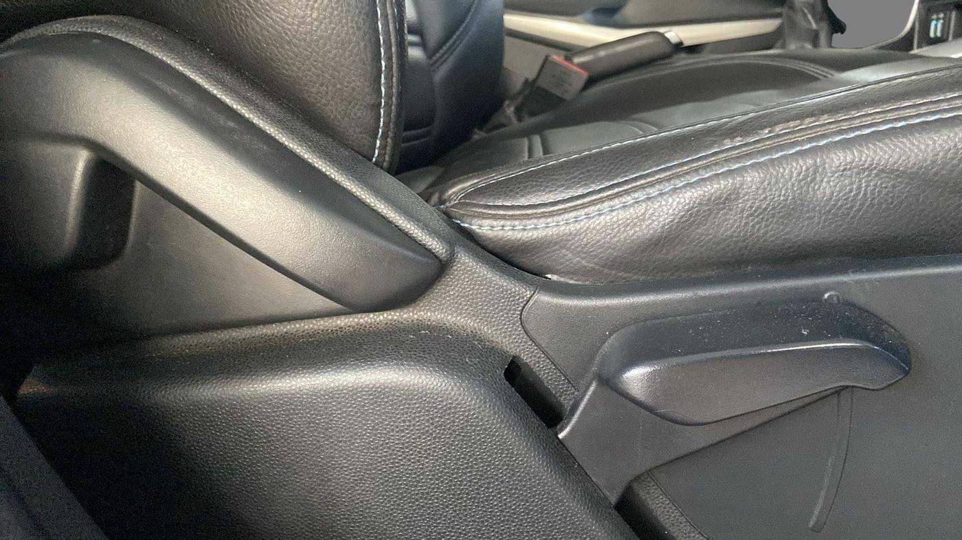 2018 Ford Ecosport TITANIUM 1.5L DIESEL, Diesel, Manual, 1,16,898 km, Driver Side Adjustment Panel