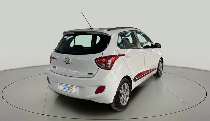 2016 Hyundai Grand i10 SPORTZ 1.2 KAPPA VTVT, CNG, Manual, 63,057 km, Right Back Diagonal