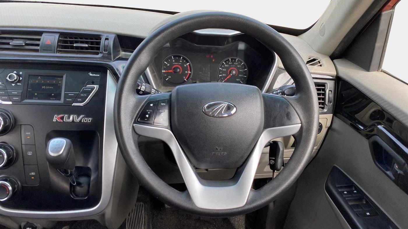 2017 Mahindra Kuv100 K6 PLUS D 6 STR, Diesel, Manual, 48,670 km, Steering Wheel Close Up