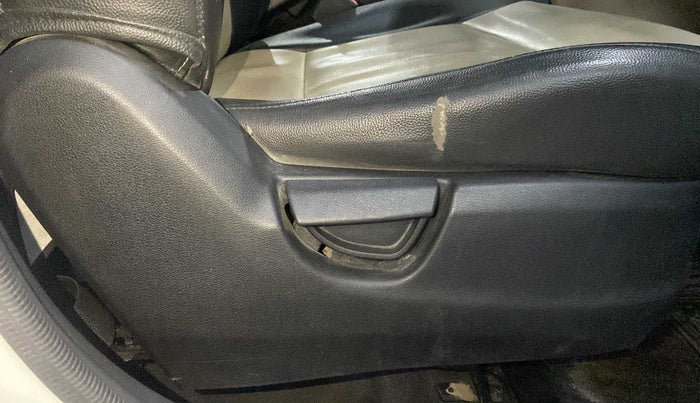 2019 Hyundai NEW SANTRO SPORTZ CNG, CNG, Manual, 57,870 km, Driver Side Adjustment Panel