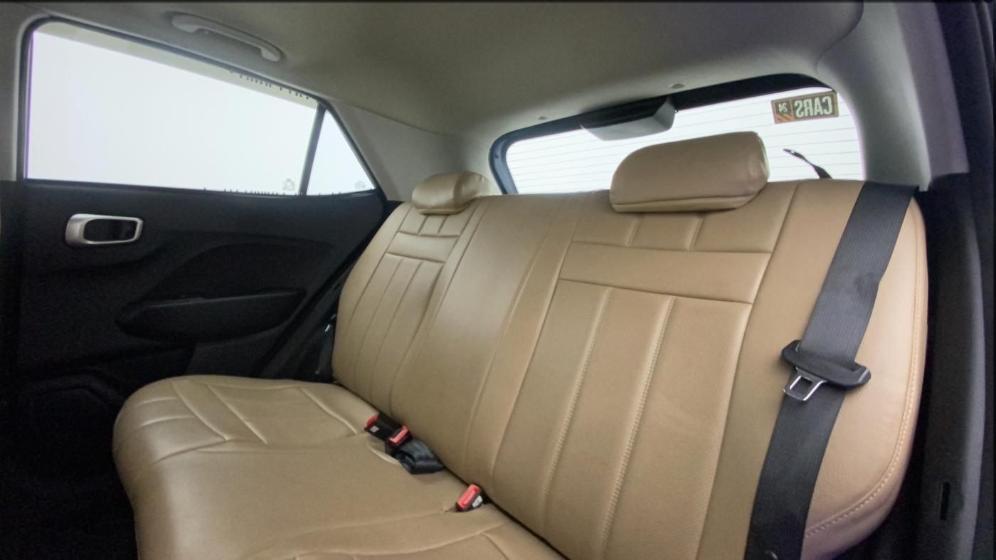 2020 Hyundai VENUE SX 1.0 TURBO, Petrol, Manual, 19,669 km, Right Side Rear Door Cabin