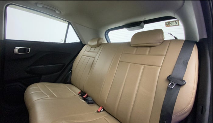 2020 Hyundai VENUE SX 1.0 TURBO, Petrol, Manual, 19,669 km, Right Side Rear Door Cabin