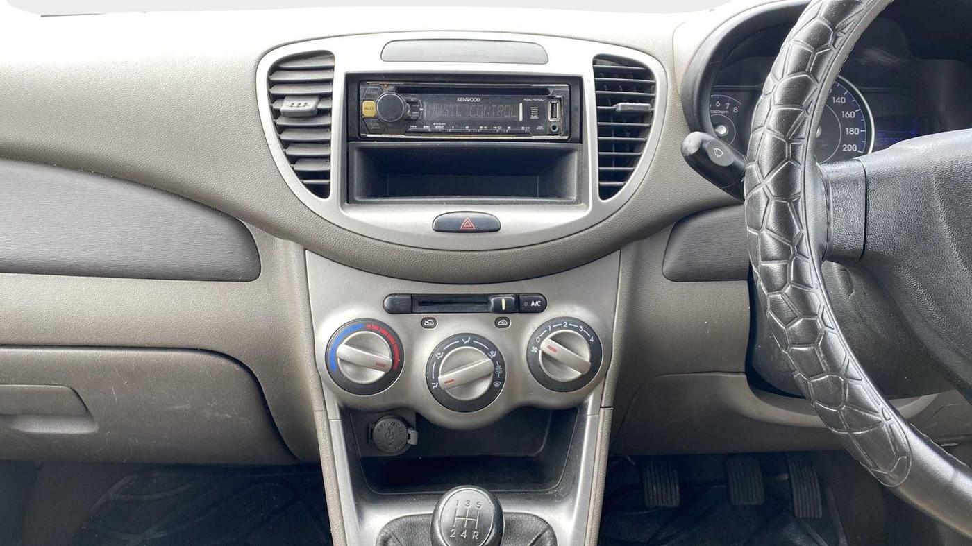 2016 Hyundai i10 MAGNA 1.1, Petrol, Manual, 58,756 km, Air Conditioner