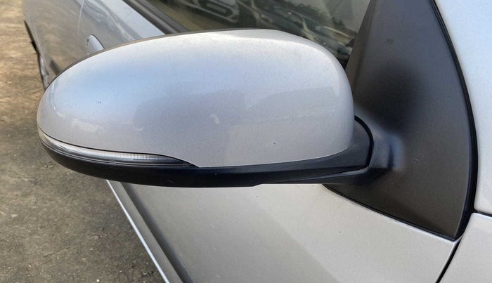 2011 Hyundai i10 MAGNA 1.2, Petrol, Manual, 85,567 km, Right rear-view mirror - ORVM knob broken and not working