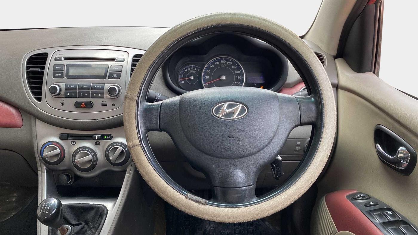 2013 Hyundai i10 MAGNA 1.2, Petrol, Manual, 55,636 km, Steering Wheel Close Up