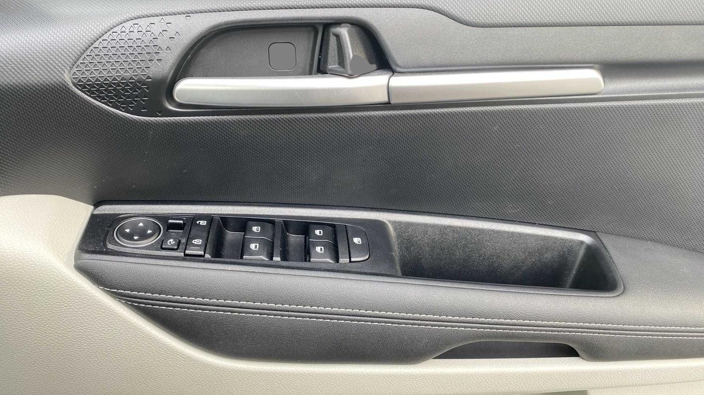 2022 KIA SONET HTX ANNIVERSARY EDITION 1.0 IMT, Petrol, Manual, 9,773 km, Driver Side Door Panels Control