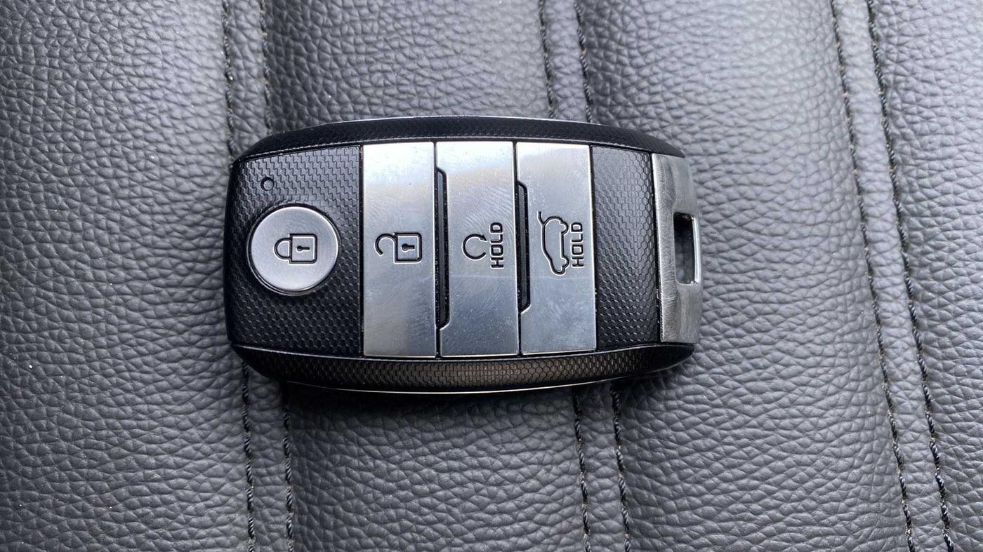 2022 KIA SONET HTX ANNIVERSARY EDITION 1.0 IMT, Petrol, Manual, 9,773 km, Key Close Up