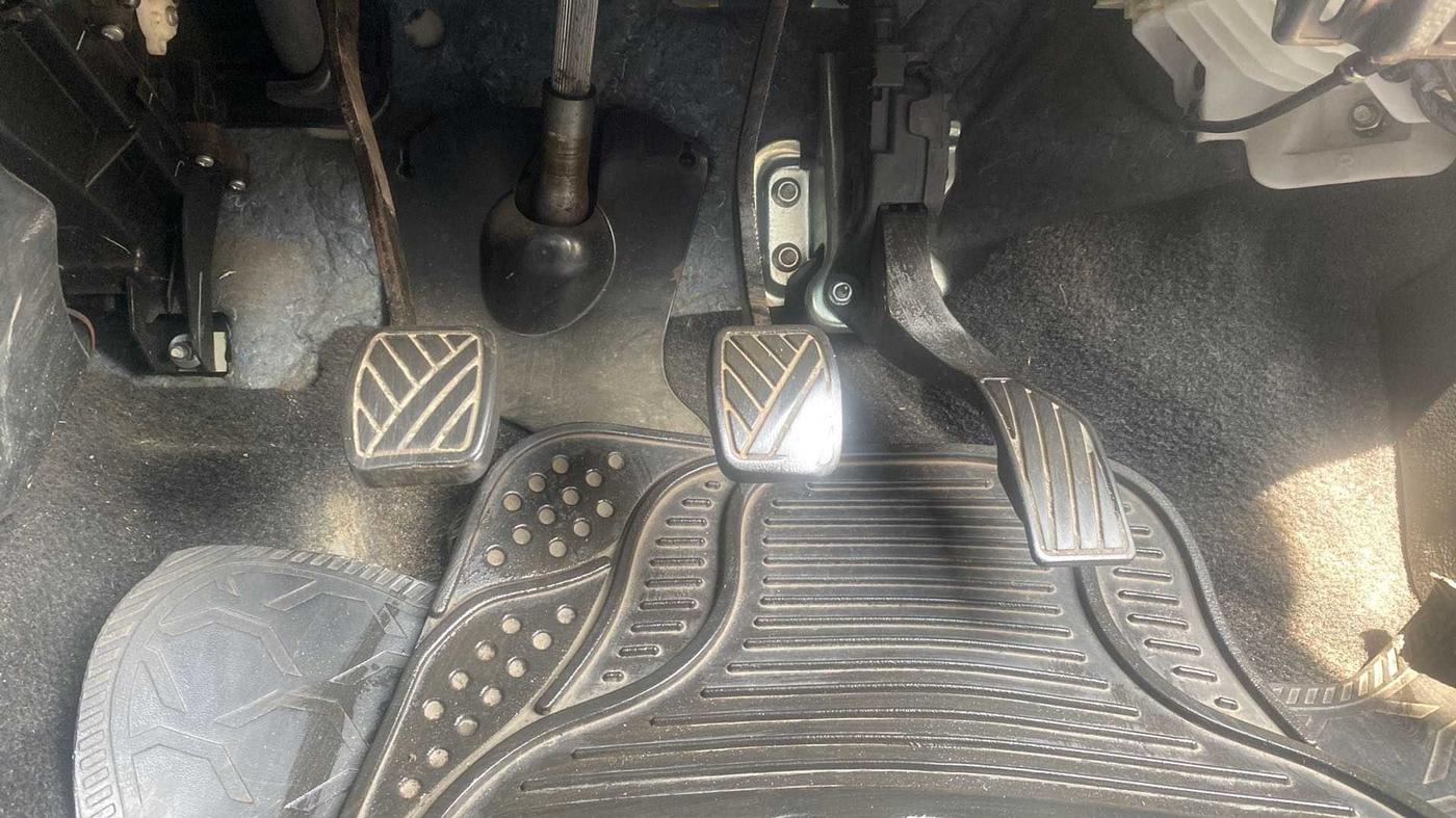 2014 Maruti Swift VXI, Petrol, Manual, 46,549 km, Pedals