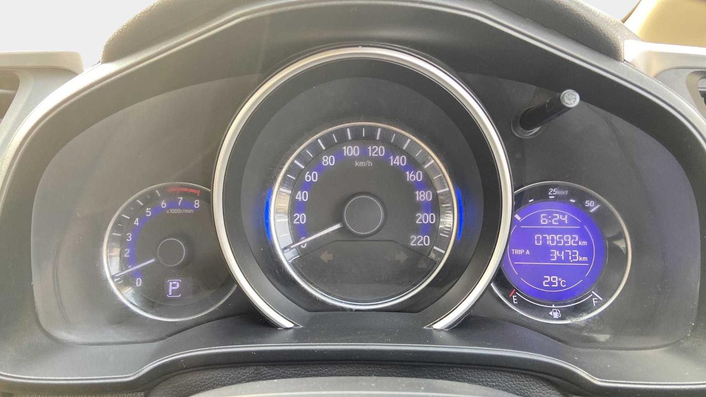 2016 Honda Jazz 1.2L I-VTEC V AT, CNG, Automatic, 70,503 km, Odometer Image