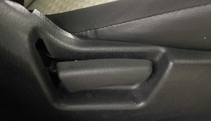 2022 Maruti Alto LXI O, Petrol, Manual, 499 km, Driver Side Adjustment Panel