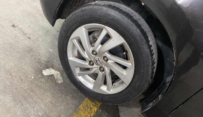 2016 Honda Jazz 1.2L I-VTEC V, Petrol, Manual, 37,178 km, Left front tyre - Minor crack