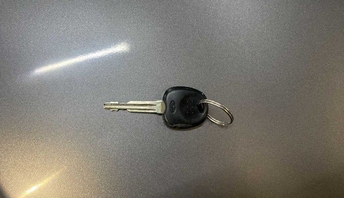 2014 Hyundai Eon ERA +, Petrol, Manual, 87,250 km, Key Close Up