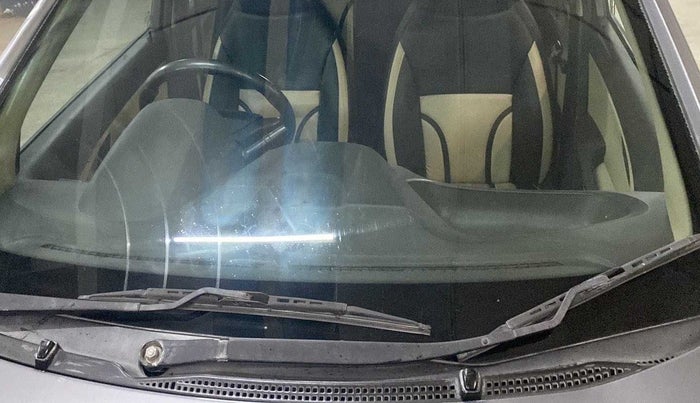 2014 Hyundai Eon ERA +, Petrol, Manual, 87,250 km, Front windshield - Minor spot on windshield