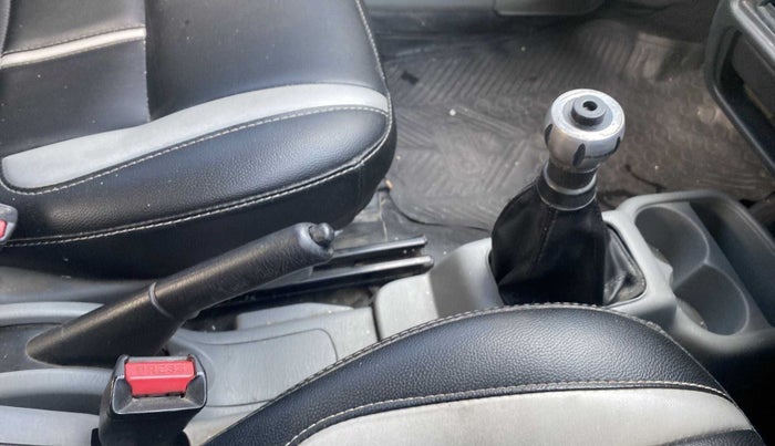 2014 Maruti Alto K10 VXI, Petrol, Manual, 70,576 km, Gear Lever