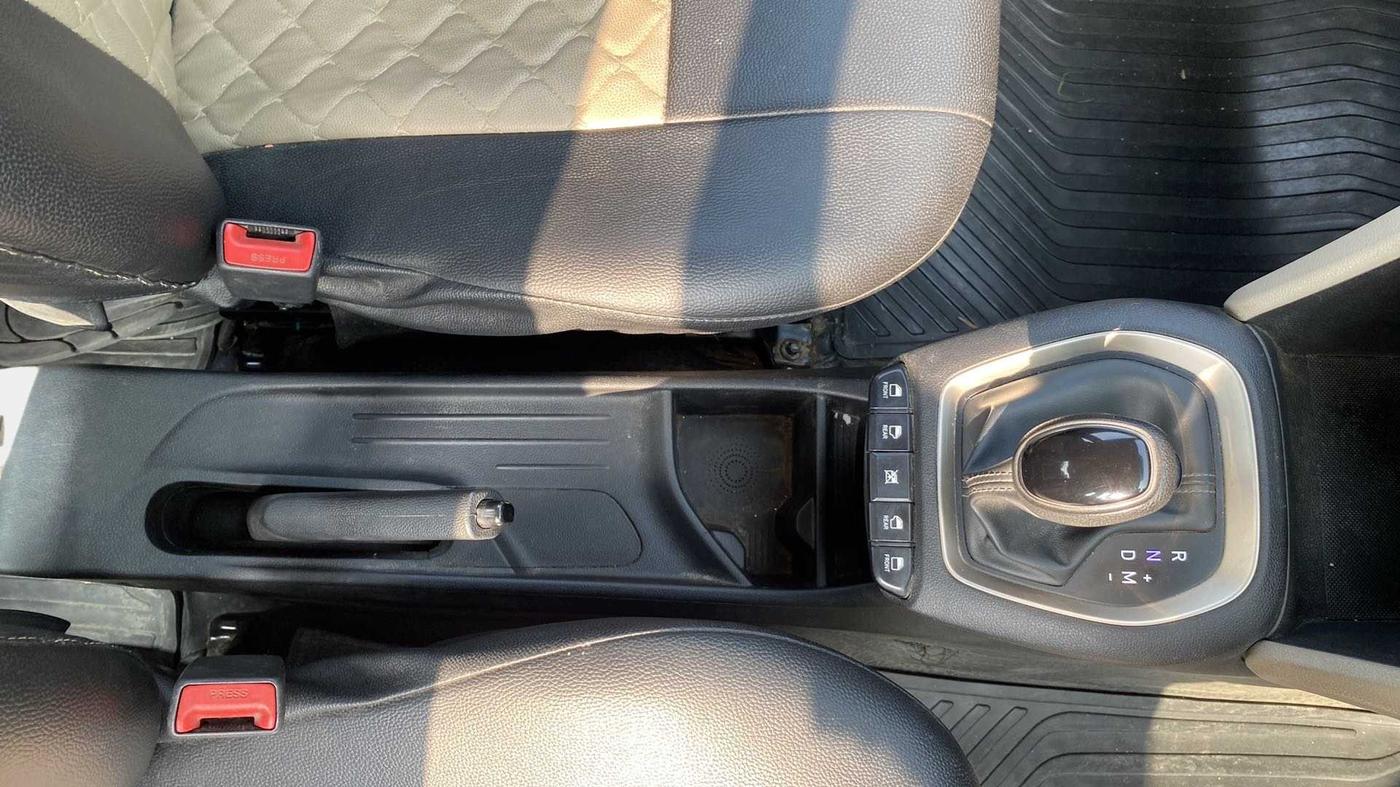 2019 Hyundai NEW SANTRO SPORTZ AMT, Petrol, Automatic, 42,737 km, Gear Lever