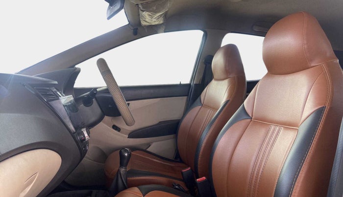 2017 Hyundai Eon MAGNA +, Petrol, Manual, 75,421 km, Right Side Front Door Cabin