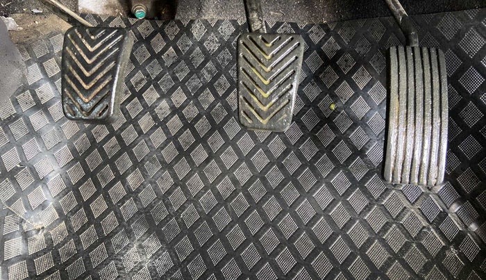 2017 Hyundai Eon MAGNA +, Petrol, Manual, 75,421 km, Pedals