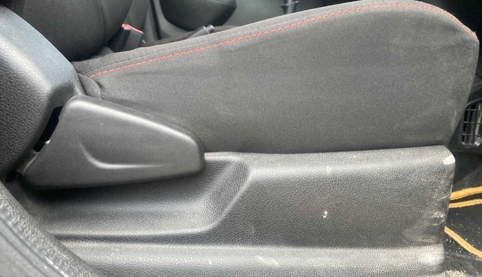 2020 Renault Kwid RXT 0.8, Petrol, Manual, 8,512 km, Driver Side Adjustment Panel