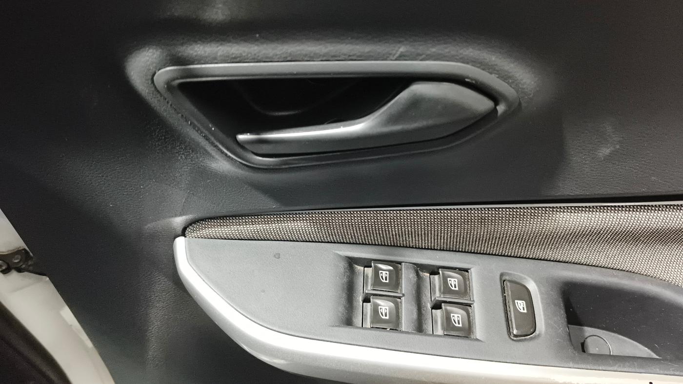 2023 Nissan MAGNITE XE, Petrol, Manual, 40,924 km, Driver Side Door Panels Control