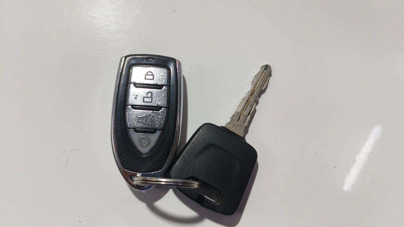 2023 Nissan MAGNITE XE, Petrol, Manual, 40,924 km, Key Close Up