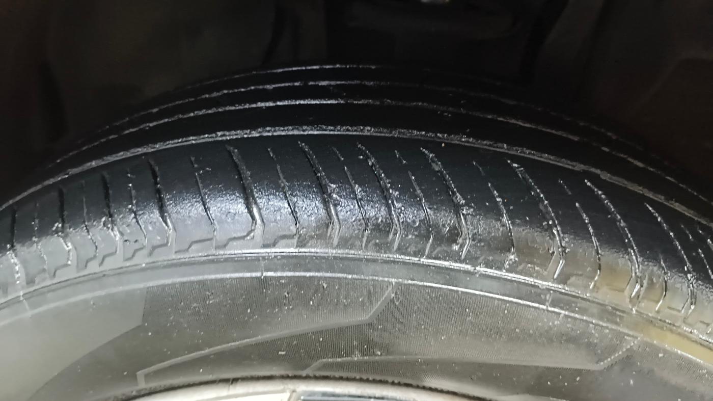 2023 Nissan MAGNITE XE, Petrol, Manual, 40,924 km, Left Front Tyre Tread
