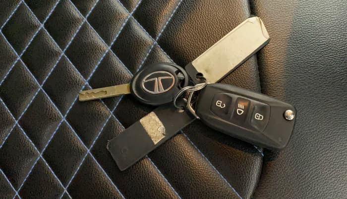 2022 Tata PUNCH ADVENTURE MT, Petrol, Manual, 20,242 km, Key Close Up