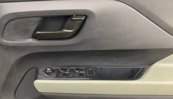 2022 Tata PUNCH ADVENTURE MT, Petrol, Manual, 20,242 km, Driver Side Door Panels Control