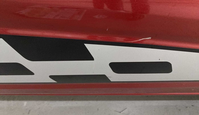 2018 Renault Kwid RXT 1.0 (O), Petrol, Manual, 46,900 km, Driver-side door - Slightly dented
