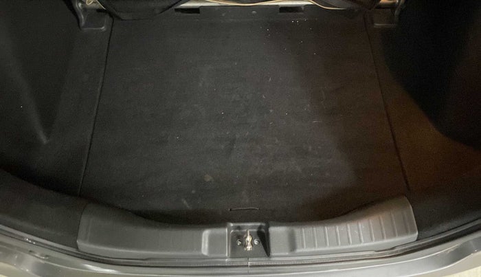2018 Honda Jazz 1.5L I-DTEC SV, Diesel, Manual, 32,373 km, Boot Inside