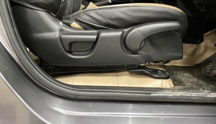 2018 Honda Jazz 1.5L I-DTEC SV, Diesel, Manual, 32,373 km, Driver Side Adjustment Panel