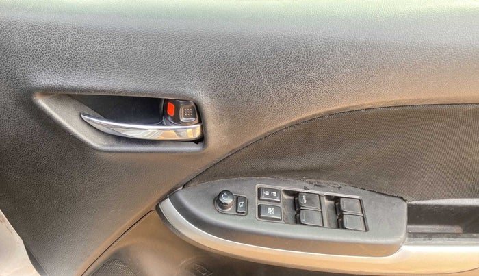 2015 Maruti Baleno ZETA PETROL 1.2, Petrol, Manual, 65,884 km, Driver Side Door Panels Control