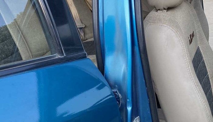 2012 Maruti Swift Dzire VXI, Petrol, Manual, 72,467 km, Left B pillar - Paint is slightly faded