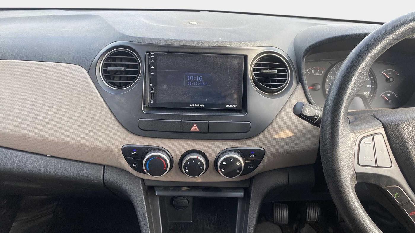 2016 Hyundai Xcent S 1.2 SPECIAL EDITION, Petrol, Manual, 49,027 km, Infotainment System