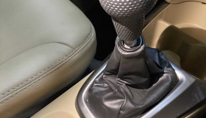 2012 Honda City 1.5L I-VTEC S MT, Petrol, Manual, 55,181 km, Gear lever - Boot cover slightly torn