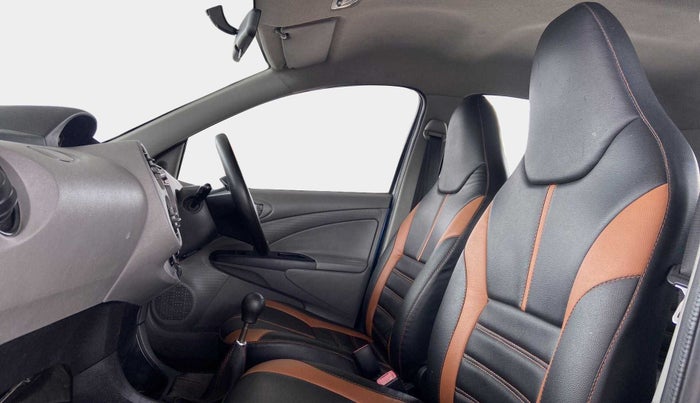 2011 Toyota Etios Liva G, Petrol, Manual, 99,024 km, Right Side Front Door Cabin