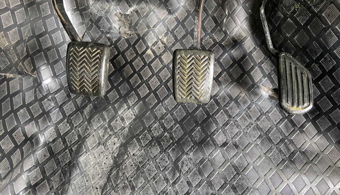 2011 Toyota Etios Liva G, Petrol, Manual, 99,024 km, Pedals