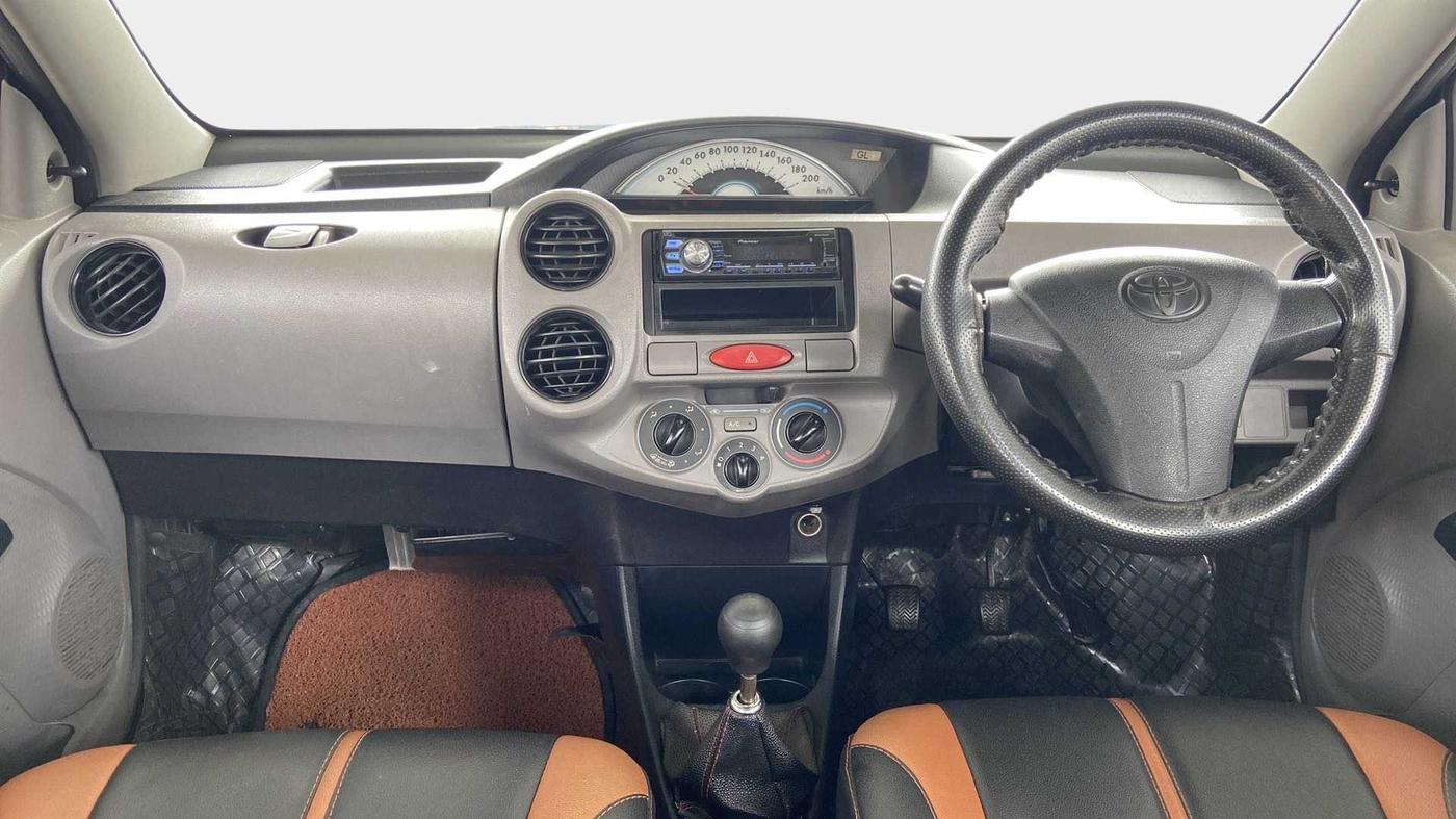 2011 Toyota Etios Liva G, Petrol, Manual, 99,024 km, Dashboard