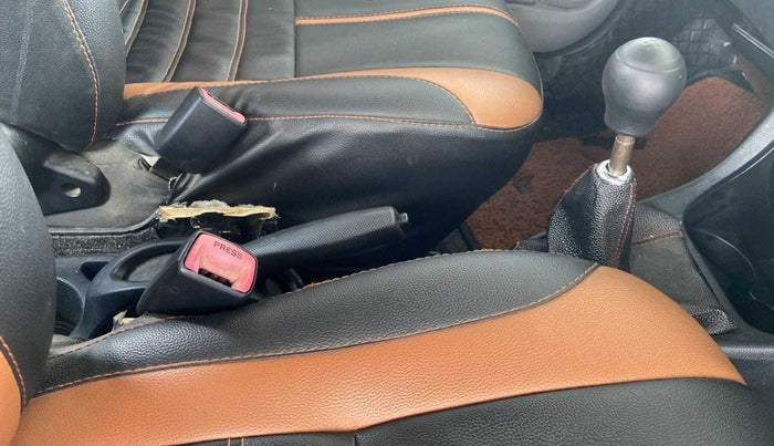 2011 Toyota Etios Liva G, Petrol, Manual, 99,024 km, Gear Lever