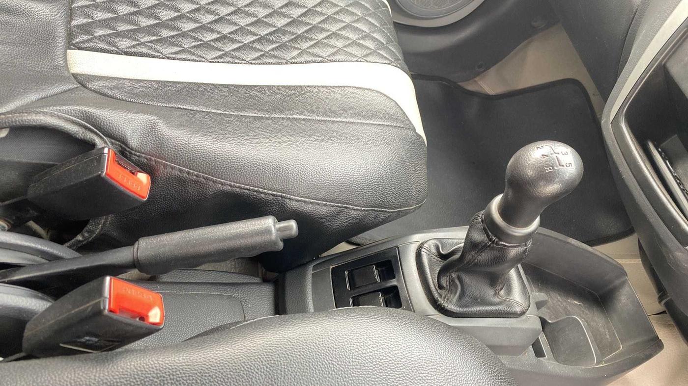 2017 Maruti Alto 800 LXI, Petrol, Manual, 64,613 km, Gear Lever