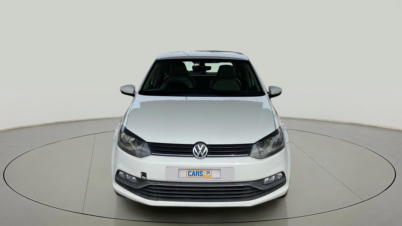 2016 Volkswagen Polo HIGHLINE1.2L, Petrol, Manual, 1,17,907 km, Front