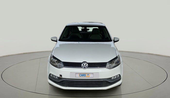 2016 Volkswagen Polo HIGHLINE1.2L, Petrol, Manual, 1,17,907 km, Front