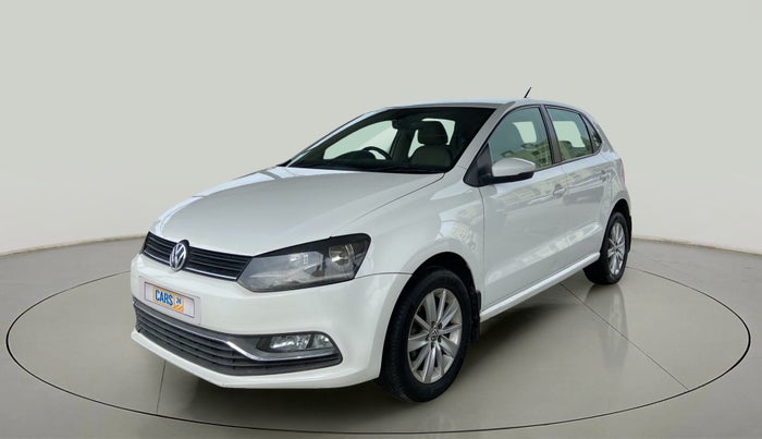 2016 Volkswagen Polo HIGHLINE1.2L, Petrol, Manual, 1,17,907 km, Left Front Diagonal