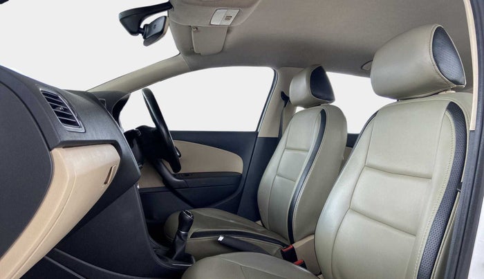 2016 Volkswagen Polo HIGHLINE1.2L, Petrol, Manual, 1,17,907 km, Right Side Front Door Cabin