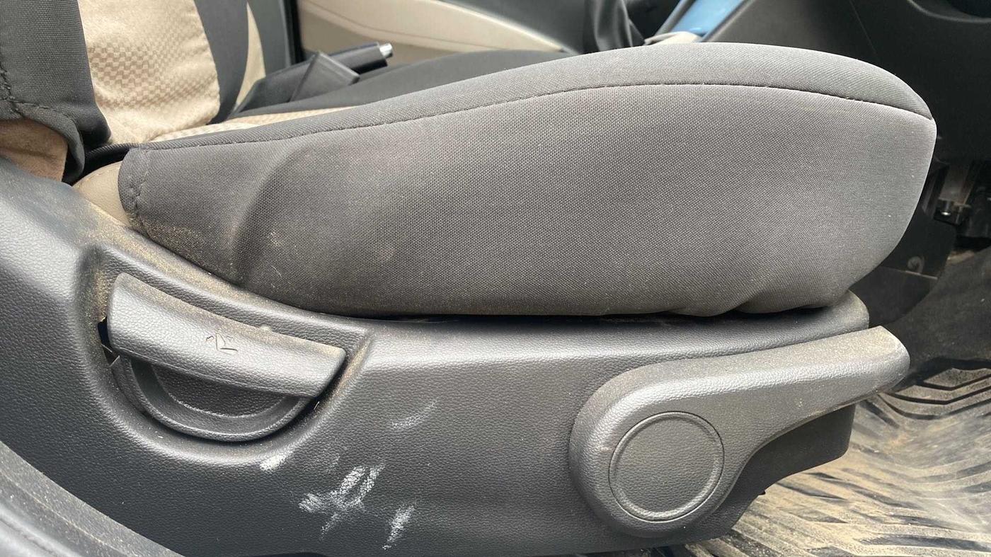 2018 Hyundai Xcent SX 1.2, Petrol, Manual, 59,627 km, Driver Side Adjustment Panel