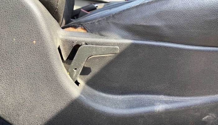 2018 Tata Tiago XE PETROL, CNG, Manual, 68,576 km, Driver Side Adjustment Panel