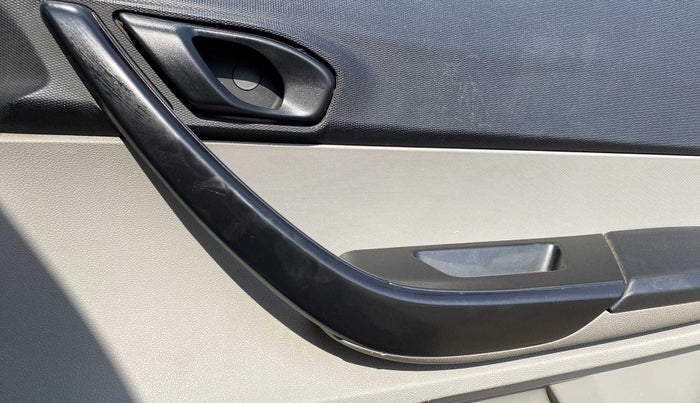 2018 Tata Tiago XE PETROL, CNG, Manual, 68,576 km, Driver Side Door Panels Control