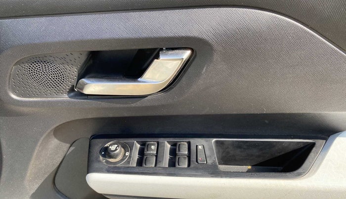 2022 Tata PUNCH CREATIVE  1.2 RTN DUAL TONE, Petrol, Manual, 9,103 km, Driver Side Door Panels Control